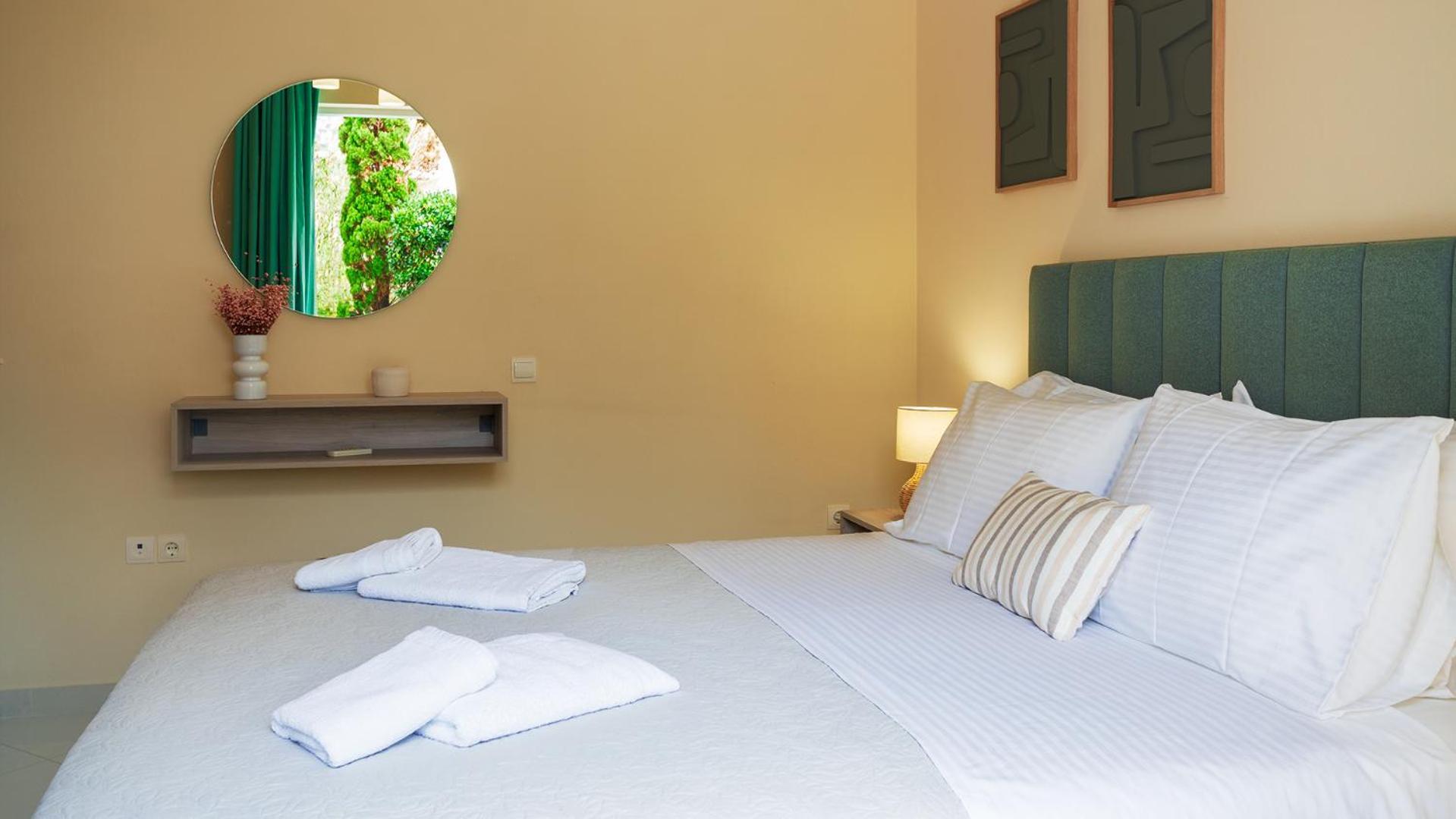 Aristea Apartments Palaiochora Luaran gambar