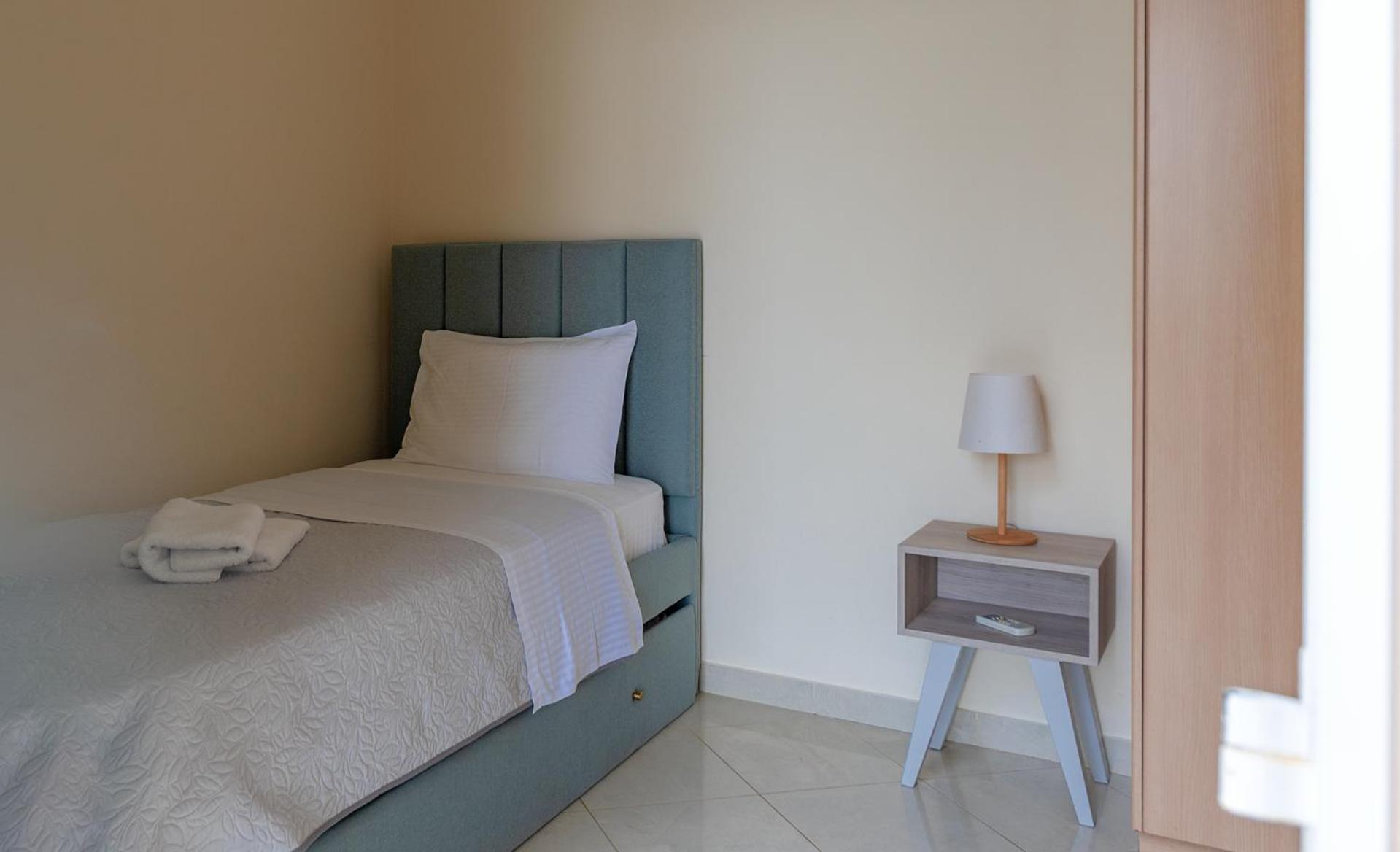 Aristea Apartments Palaiochora Luaran gambar