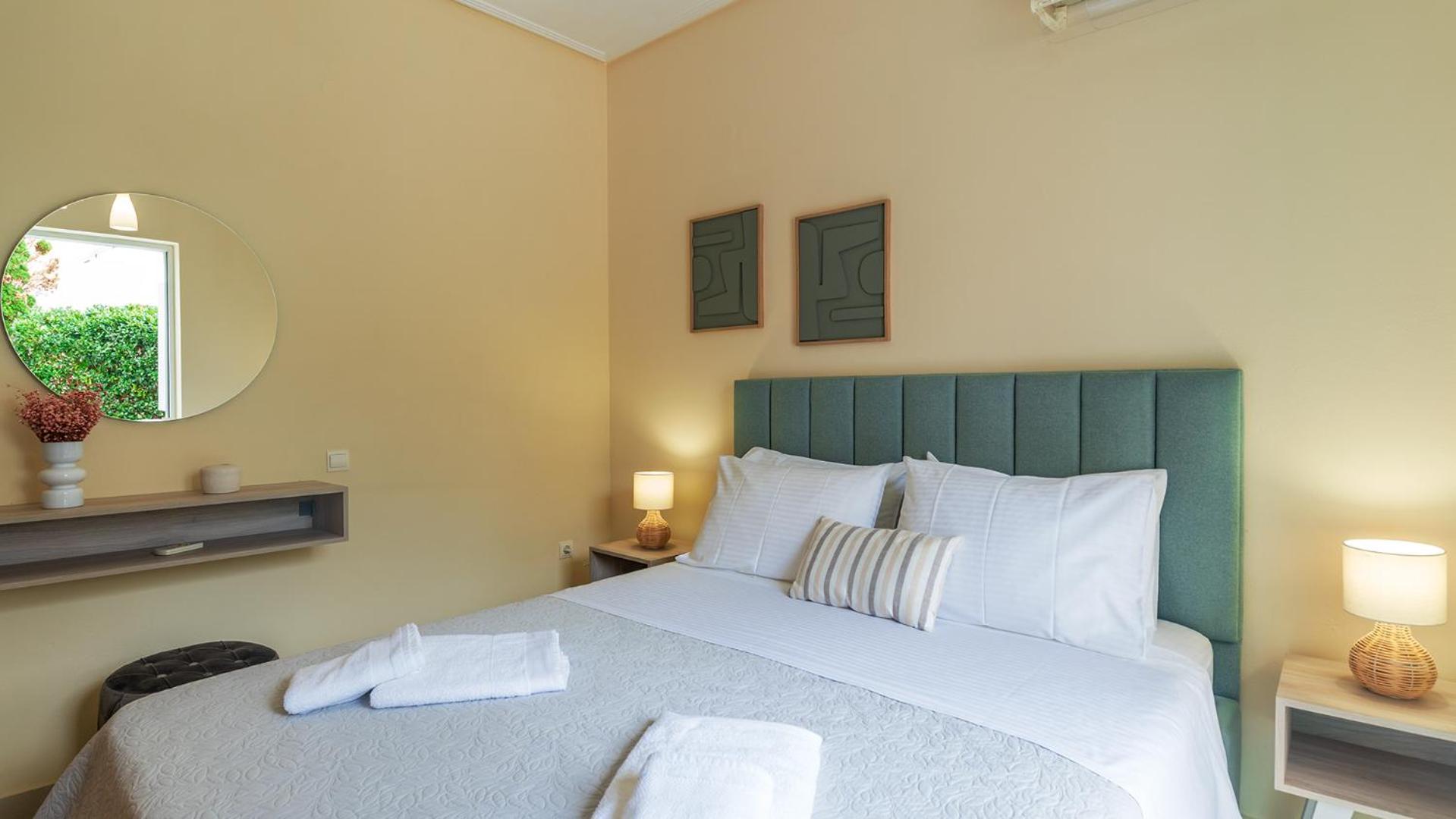 Aristea Apartments Palaiochora Luaran gambar
