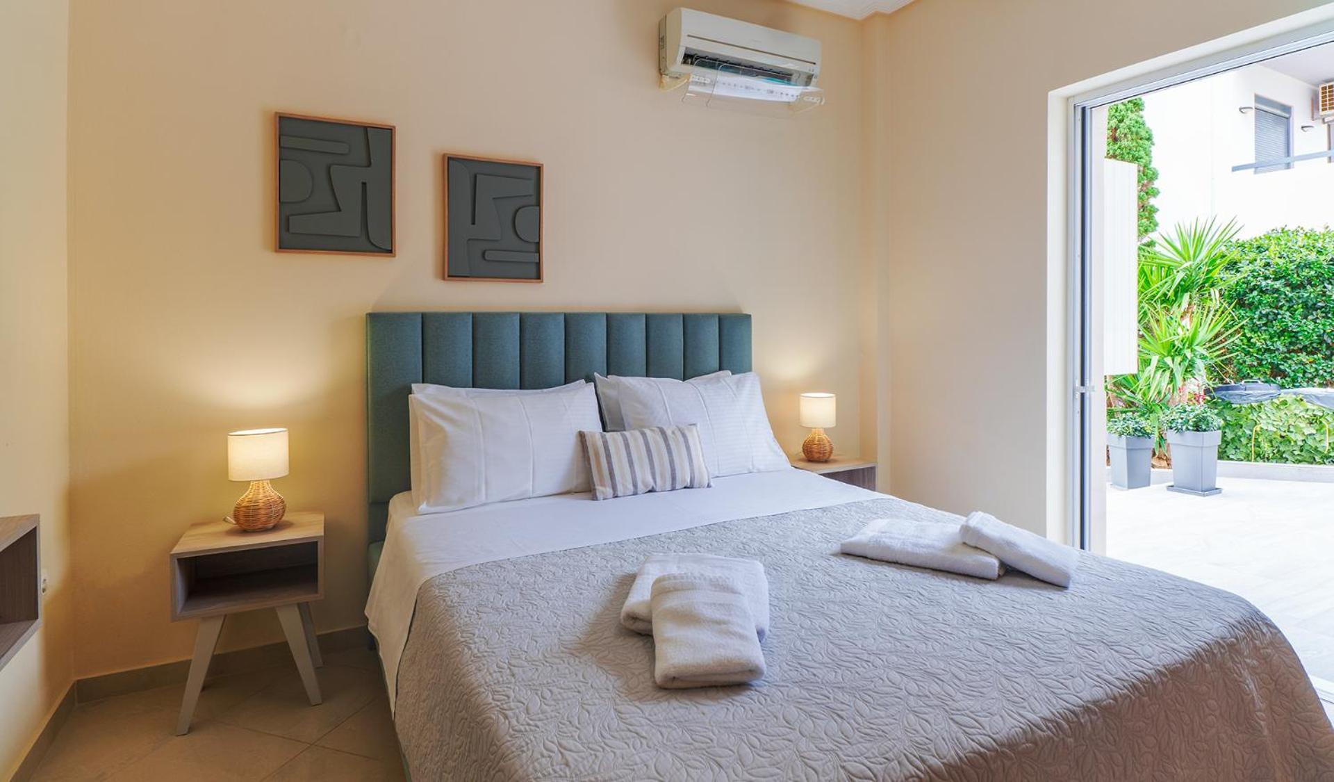 Aristea Apartments Palaiochora Luaran gambar