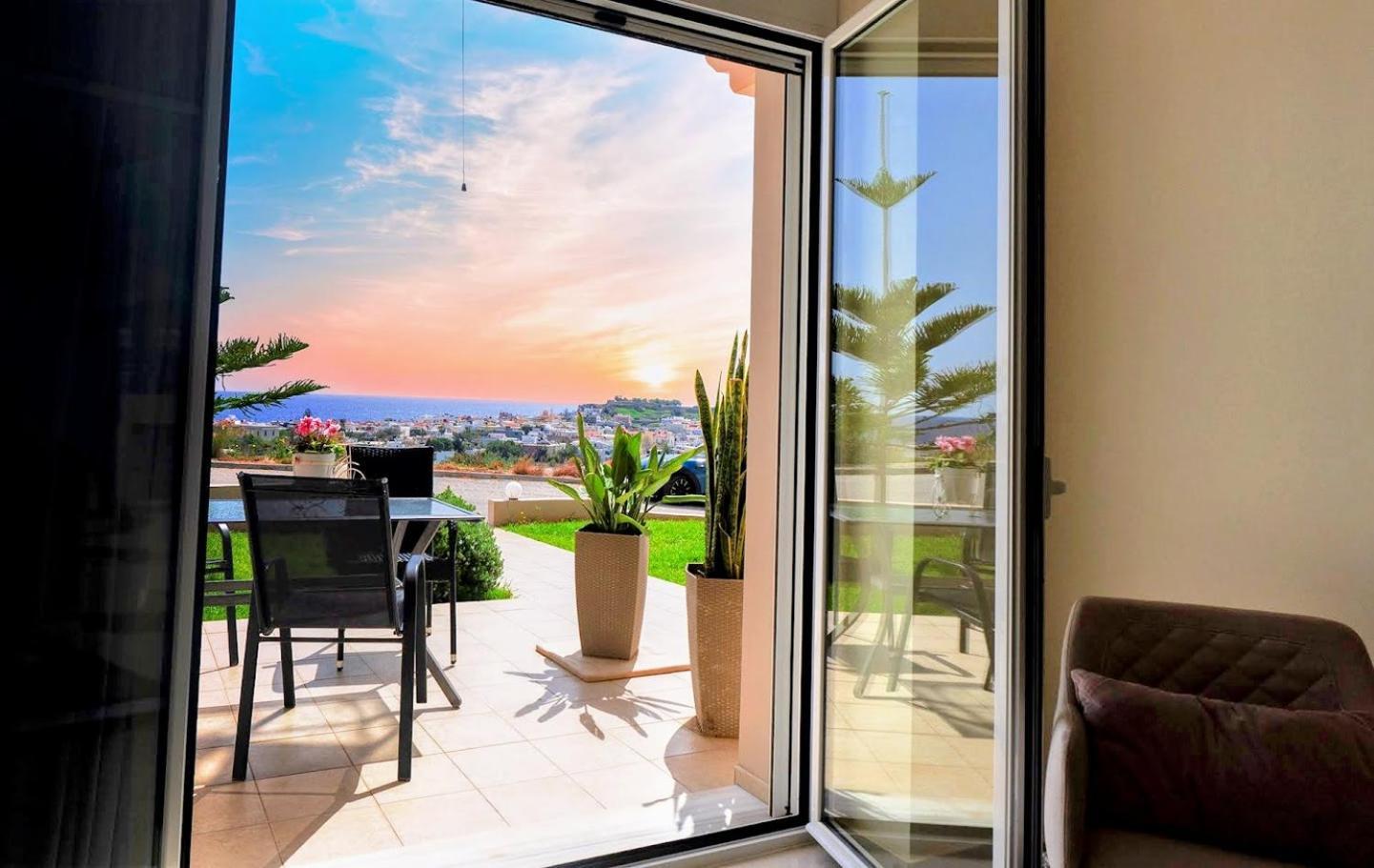 Aristea Apartments Palaiochora Luaran gambar